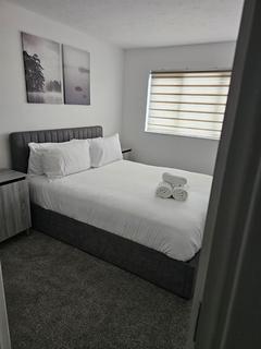 2 bedroom apartment to rent, Harp Island Close, London NW10