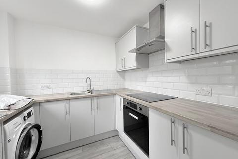 2 bedroom apartment to rent, Harp Island Close, London NW10