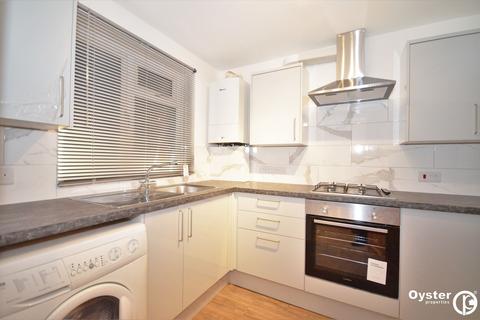 2 bedroom end of terrace house to rent, Warwick Close, Barnet, EN4