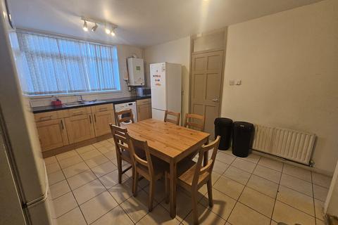 3 bedroom terraced house to rent, London SW2