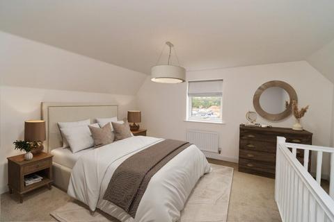 3 bedroom detached house to rent, Hillars Heath Rd Coulsdon CR5