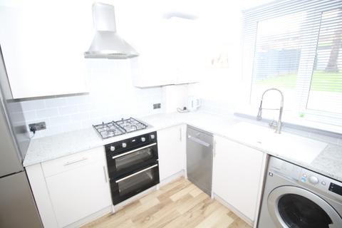 3 bedroom semi-detached house to rent, Lynwood Avenue, Woodlesford