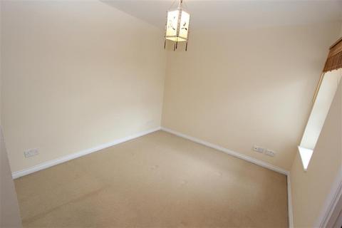 2 bedroom flat to rent, Old Castle Gardens, Cathcart G44