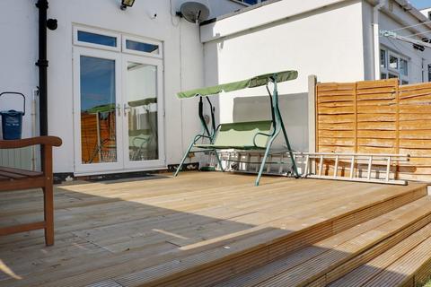3 bedroom terraced house for sale, Park Avenue, Essex SS9