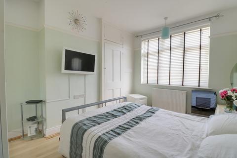 undefined, Park Avenue, Essex SS9