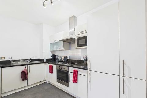 2 bedroom apartment to rent, Tower Bridge Road, London Bridge