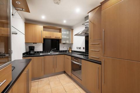 2 bedroom flat to rent, Montaigne Close, Pimlico, London, SW1P