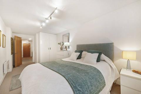2 bedroom flat to rent, Montaigne Close, Pimlico, London, SW1P