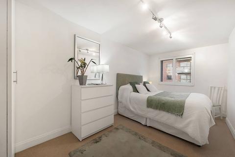 2 bedroom flat to rent, Montaigne Close, Pimlico, London, SW1P