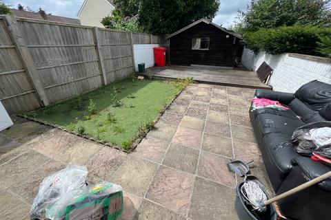 3 bedroom terraced house to rent, Westbourne Road, Uxbridge