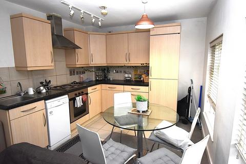 1 bedroom flat to rent, Queensgate House, Cookham Road