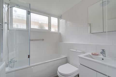 2 bedroom apartment to rent, Windsor Road, Palmers Green, London