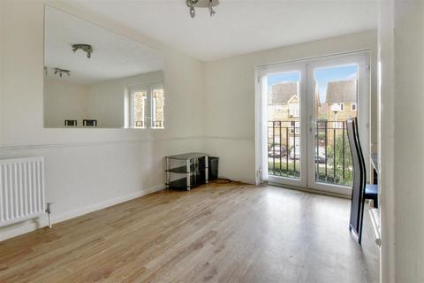 2 bedroom flat to rent, Farthingale Court, Waltham Abbey, EN9
