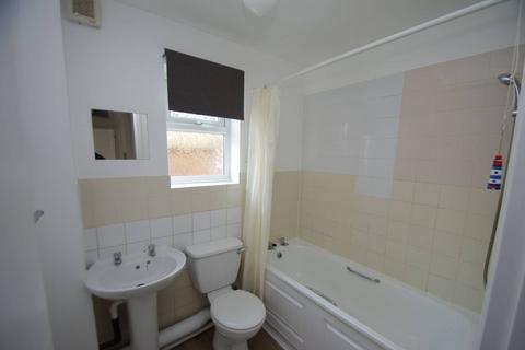 Studio to rent, Fontwell Court HA2, Harrow, HA2