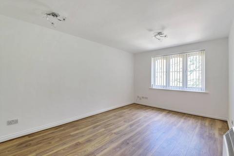 2 bedroom flat to rent, Hallam Close WD24, Watford, WD24