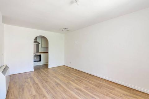 2 bedroom flat to rent, Hallam Close WD24, Watford, WD24
