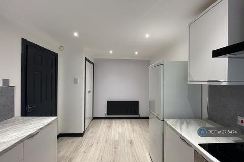 3 bedroom end of terrace house to rent, St. Georges Way, Sunderland, SR2