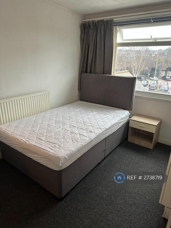 4' Bedroom