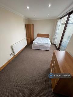 2 bedroom flat to rent, Basle House, Stratford, E15