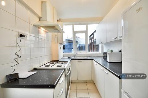 3 bedroom semi-detached house to rent, Cranford Lane, Hounslow, TW5
