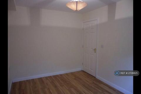 2 bedroom flat to rent, Stanley Road, Worsley, Manchester, M28