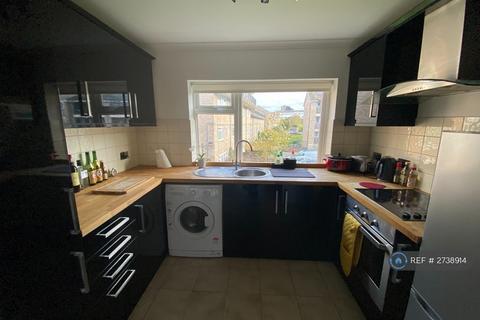 Denleigh Court, London, N14