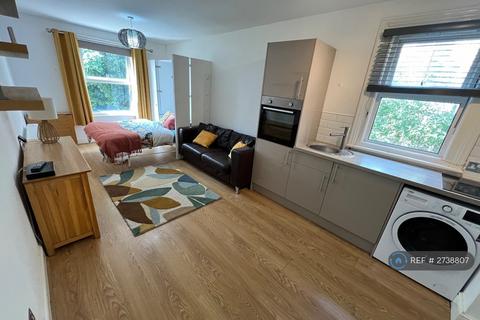 undefined, Basingstoke Road, Reading, RG2