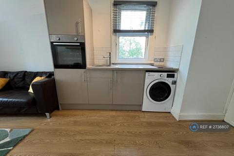 undefined, Basingstoke Road, Reading, RG2