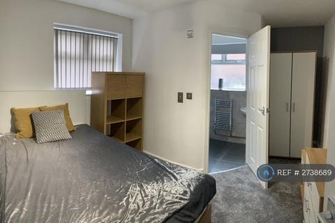 1 bedroom in a house share to rent, Birchenlea Street, Chadderton, Oldham, OL9