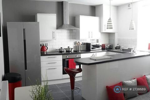 1 bedroom in a house share to rent, Birchenlea Street, Chadderton, Oldham, OL9
