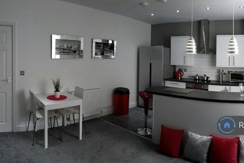 1 bedroom in a house share to rent, Birchenlea Street, Chadderton, Oldham, OL9
