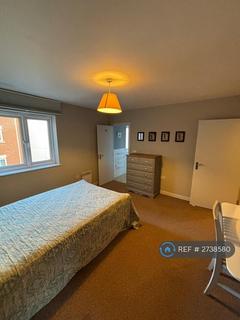 2 bedroom flat to rent, Crouch Street, Colchester, CO3