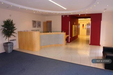 2 bedroom flat to rent, City View, Ilford, IG1