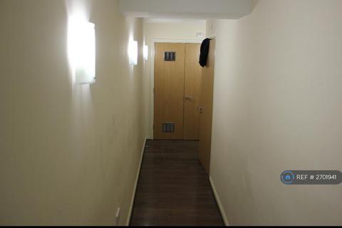 2 bedroom flat to rent, City View, Ilford, IG1