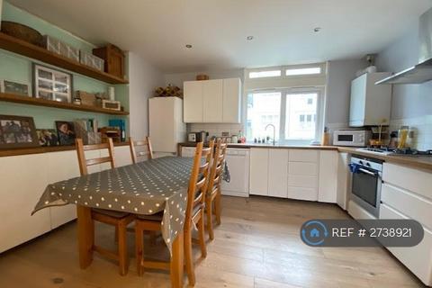 3 bedroom maisonette to rent, Victoria Rise, London, SW4