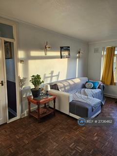 3 bedroom flat to rent, Brecon Court, London, SE9