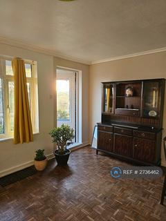 3 bedroom flat to rent, Brecon Court, London, SE9
