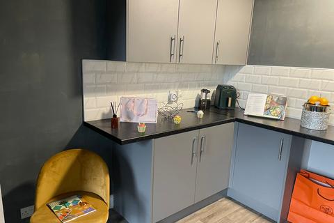 2 bedroom flat to rent, Halton, Leeds LS15