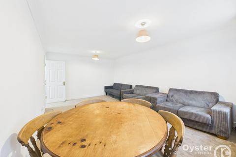 2 bedroom apartment to rent, Nightingale Avenue, Harrow, HA1