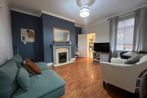 2 bedroom flat to rent, Portland Street, Gateshead NE10