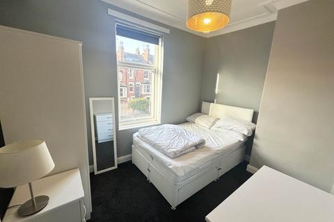 1 bedroom in a house share to rent, St Ann's Mount (Room 3), West Yorkshire LS4