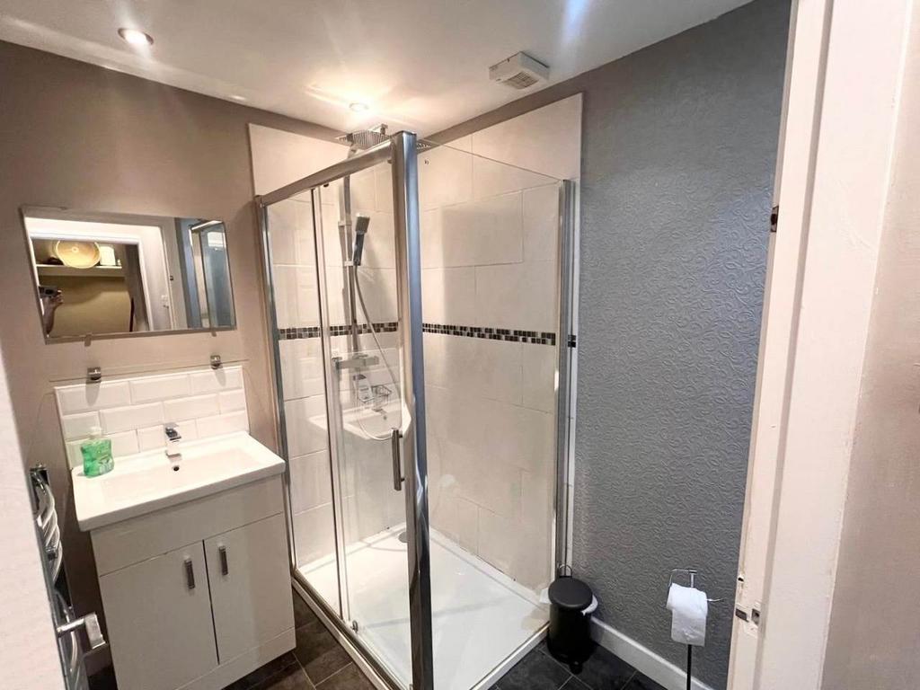 Communal bathroom ne