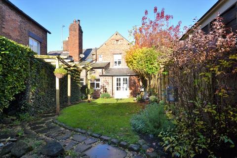2 bedroom terraced house to rent, Town Road, Leyland PR26