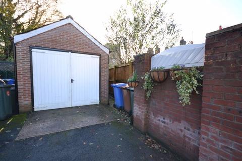 2 bedroom terraced house to rent, Town Road, Leyland PR26