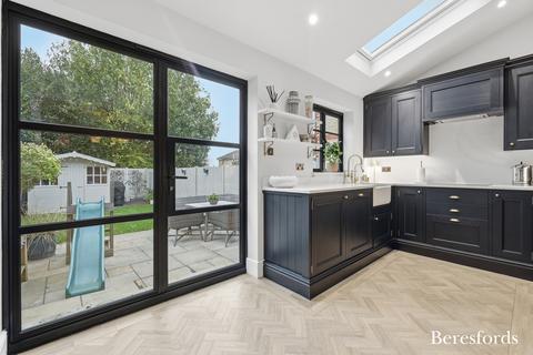 3 bedroom end of terrace house for sale, Western Road, Brentwood, CM14