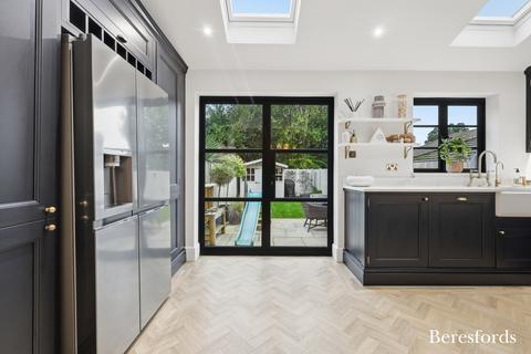 3 bedroom end of terrace house for sale, Western Road, Brentwood, CM14