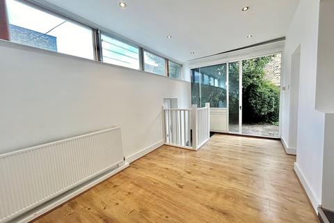 1 bedroom flat to rent, Crofton Road London SE5
