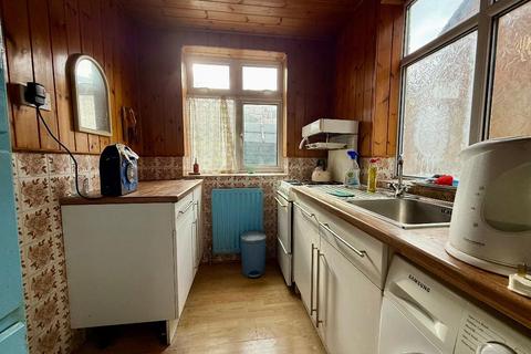 undefined, Meyrick Avenue, South Luton, Luton, Bedfordshire, LU1 5JN