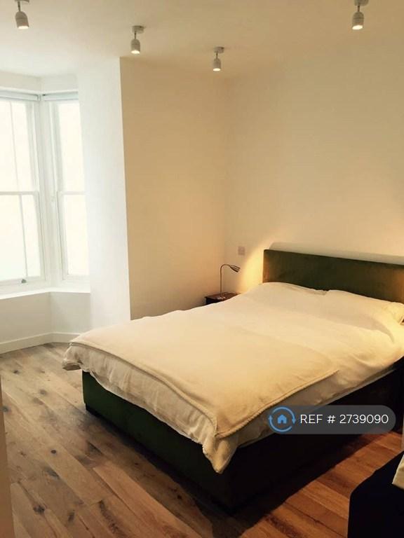 King Size Bedroom Area