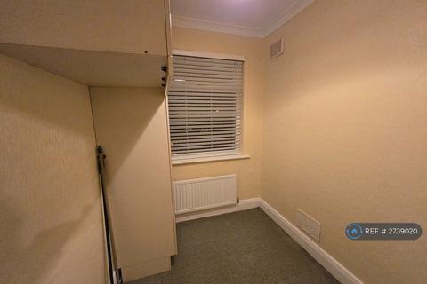 undefined, Connaught Road, Sutton, SM1
